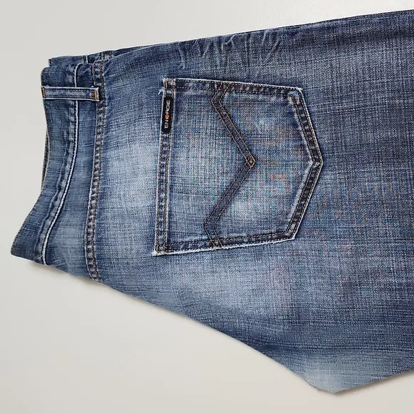 Men's Energie Jeans. Size: 33.