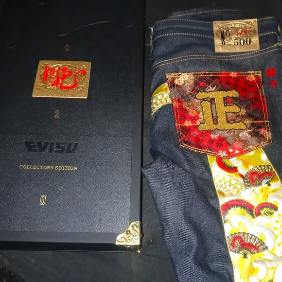 Evisu Men's Year of the Rat Carrot Fit Jeans
          
      Boutique