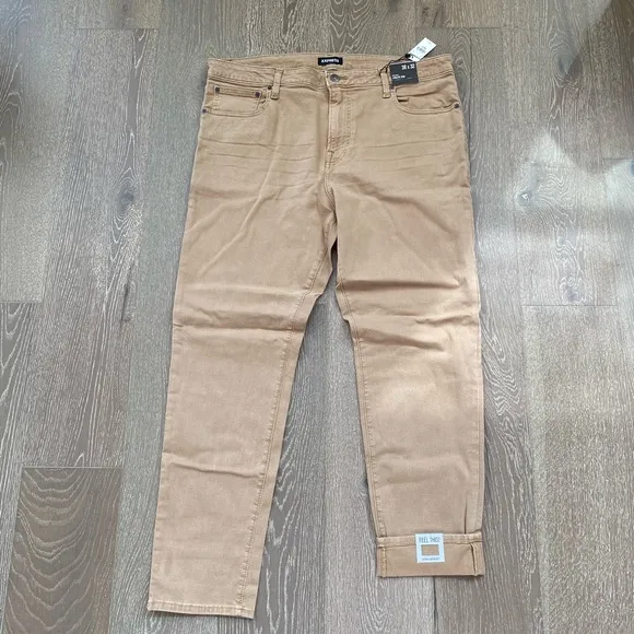 Express Athletic Slim Clay wash super soft jeans
          
      NWT