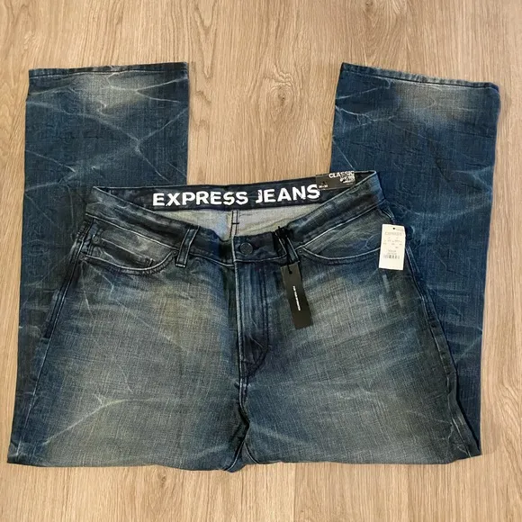 Express Classic Low-Rise Bootcut Kingston Jeans NWT
          
      NWT