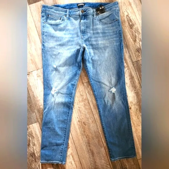 Men's EXPRESS 4-Way Hyper Stretch Light Wash Denim Skinny Jeans
          
      NWT
