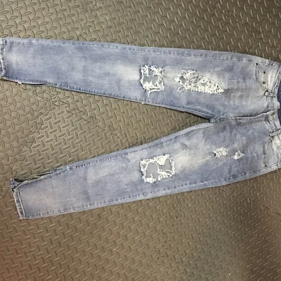 Distressed inner zippered jeans fear of God 32