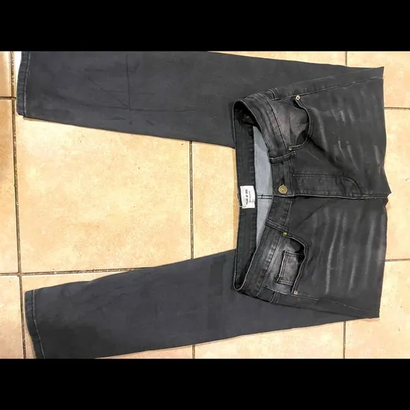 fear of god denim jeans. black.