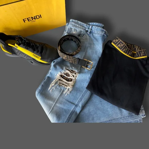 Men’s Fendi Logo Distressed patch Jeans  Blue sz 36/34 Slim