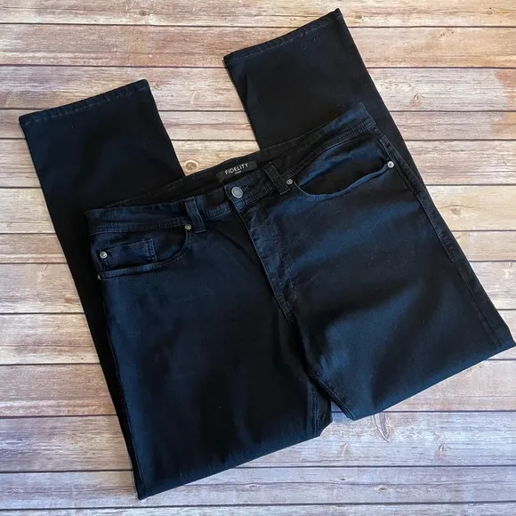 Fidelity Straight in Black
