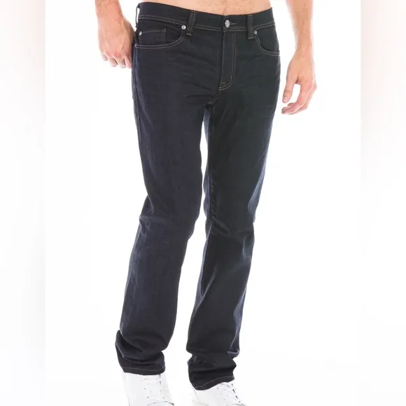 Men’s Fidelity 11-50 Relaxed Straight Jeans in Revolution Rinse
          
      NWT