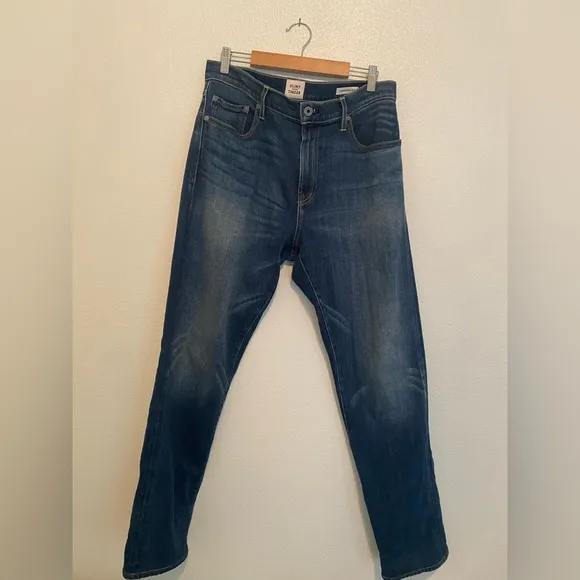 Flint and Tinder Selvage Denim. Tapered fit. 32 x 31