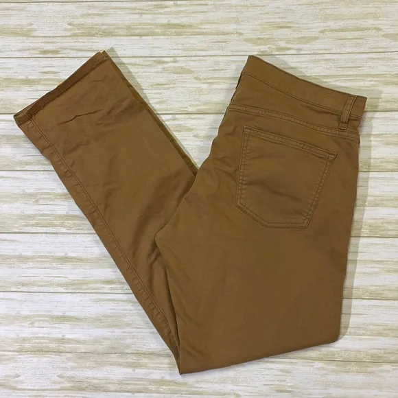Flint and Tinder mens 34x32 straight fit khaki color tan cotton stretch jeans