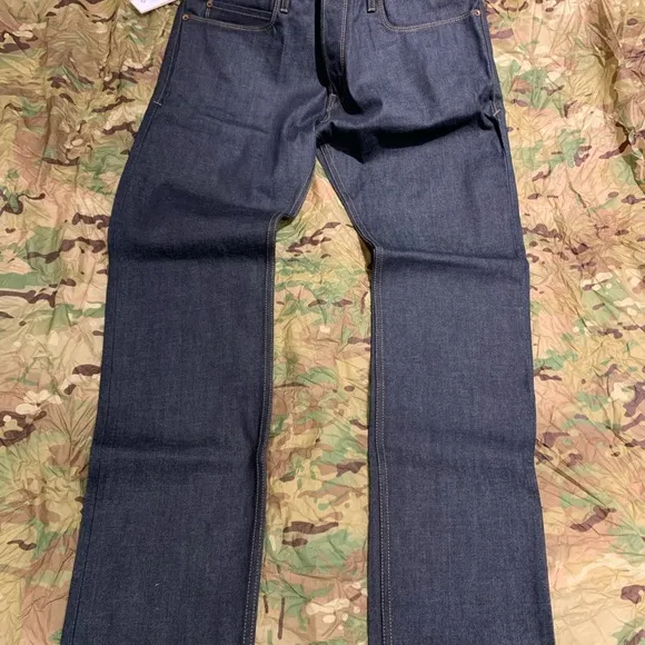 BNWT Freenote Rios, size 33, slim straight
          
      NWT