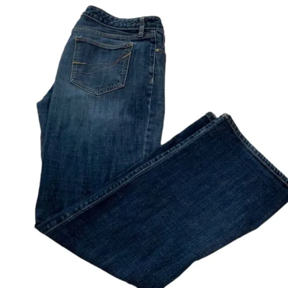Gap Curvey Flare denim blue jeans, size14/32R, great pre-owned condition