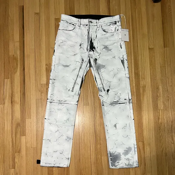 Givenchy AW20 Crumble Crackle paint print jeans
          
      Boutique