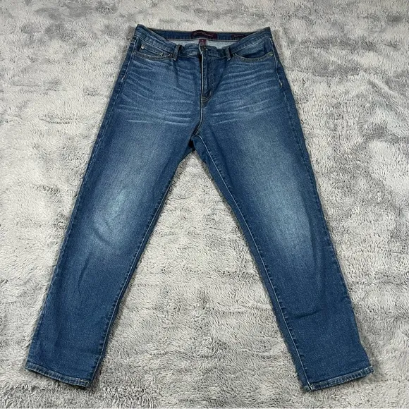 Gloria Vanderbilt Blue Slim Jeans with Subtle Distressing