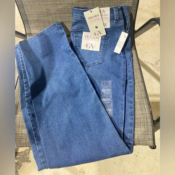 Gloria Vanderbilt Amanda Women’s Blue Jeans Size 12L
              
      NWT
