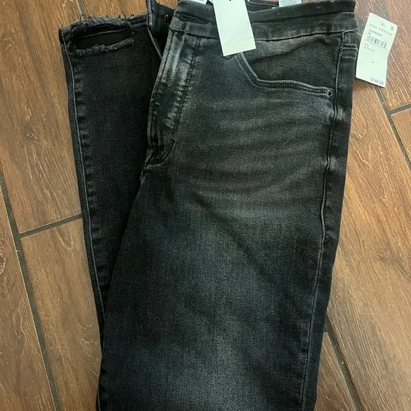 Women’s Black Jeans
              
      NWT
