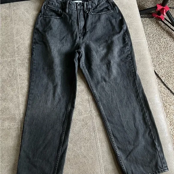 Good American Black Straight-Leg Jeans Timeless Style