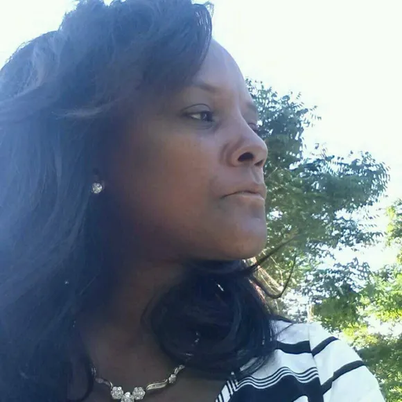 Meet your Posher, Sherlene
          
      NWT