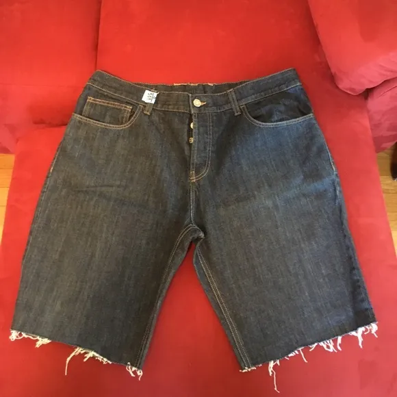 Gucci denim shorts. Size 54 (36 waist). Slim fit. Authentic. Worn once.