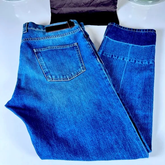 Gucci men butterfly button front w/dark blue bottom