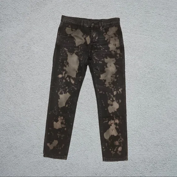 New Gucci Black Bleached Slim Fit Tapered Jeans Size 30
          
      NWT