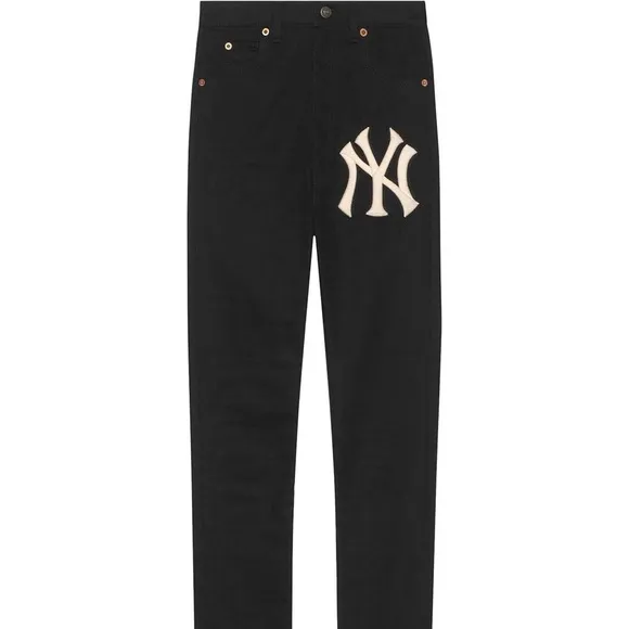 Gucci Yankee Skinny Jeans 26
          
      NWT