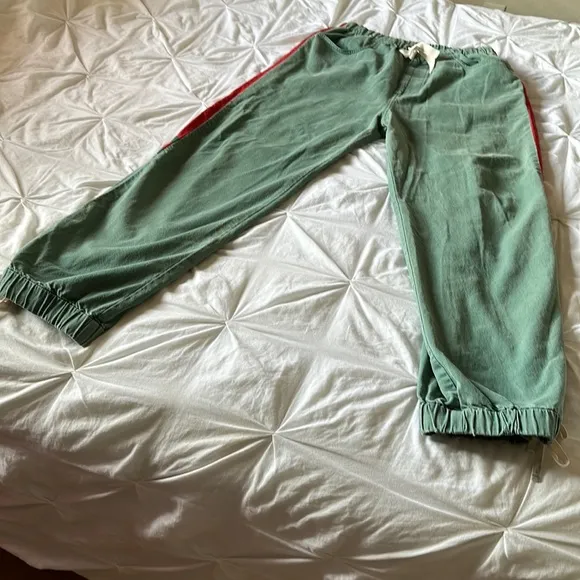 Gucci cargo pants Unisex
          
      NWT