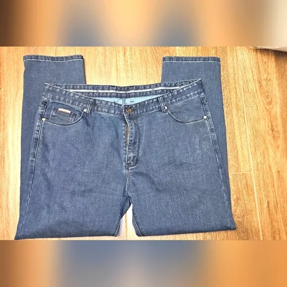 GUCCI JEANS SZ 42