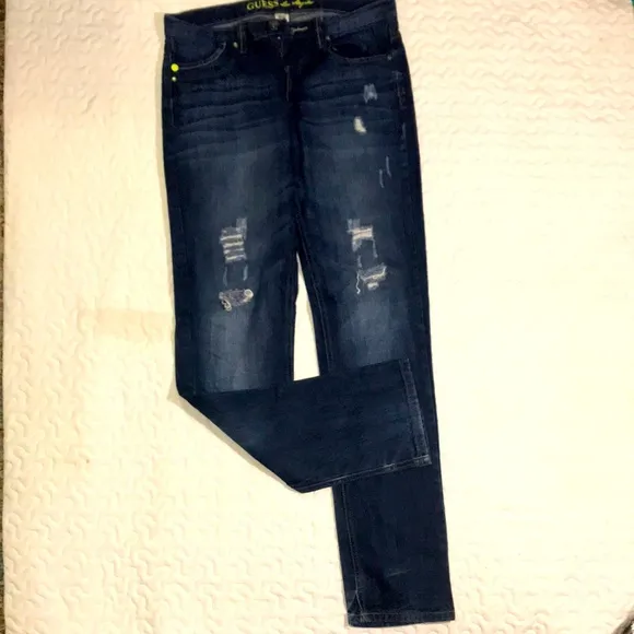 Men’s Guess destructed slim fit jeans, Size 30x31