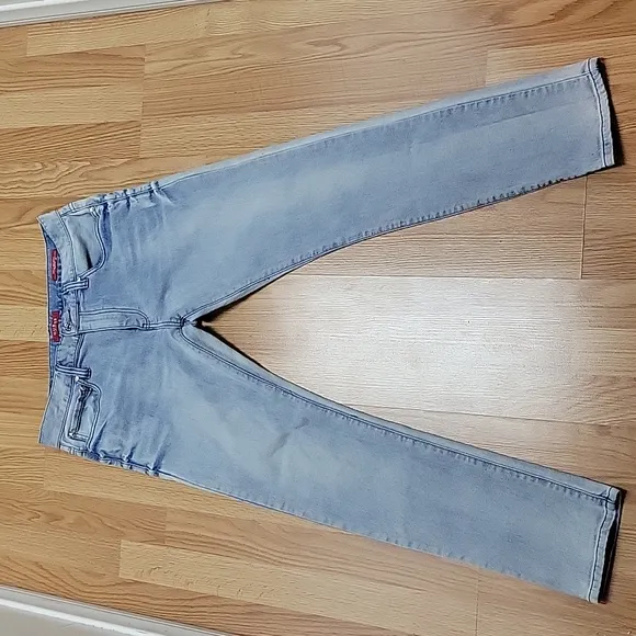Guess Mens Size 34x32 Light Wash Medium Rise Scotch Fit Skinny Jeans