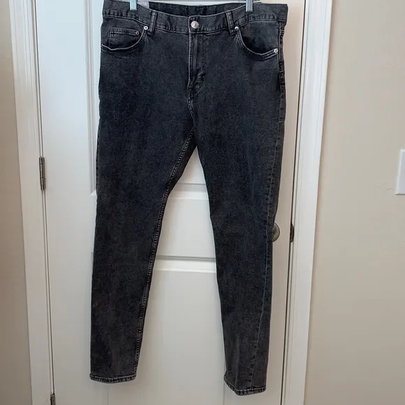 H&M BRAND NEW SIZE 38/32 SLIM DARK GREY JEANS