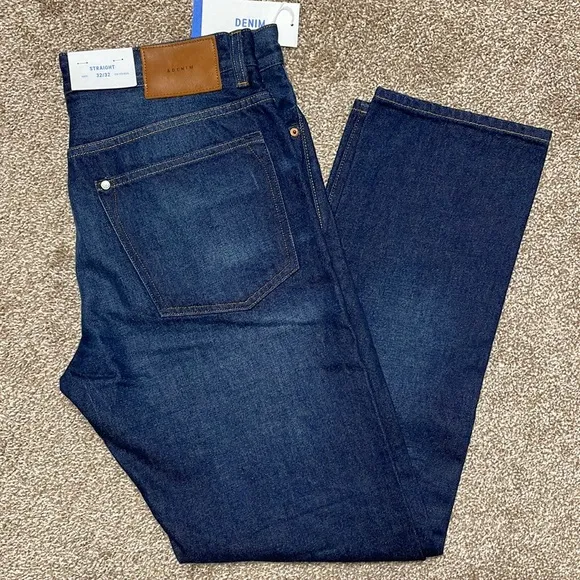 NWT &Denim by H&M Straight Jeans
          
      Boutique