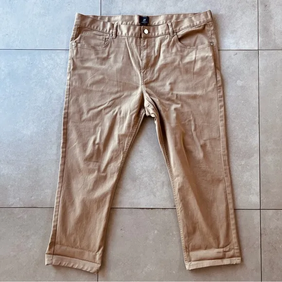 H&M Men’s Slim Fit Solid Color Lightweight Rigid Jeans in Tan Size 40 Waist