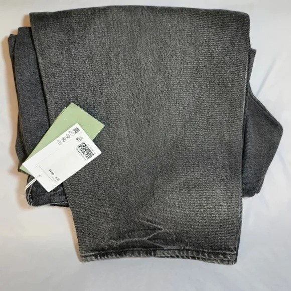 NWT H&M Mens Washed Black Ample Loose Denim Jeans, sz 44W x 32L
              
      NWT