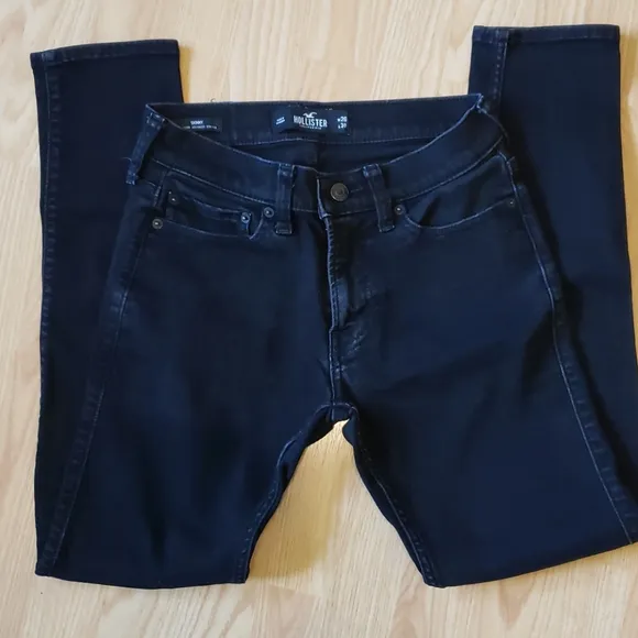 Mens black Hollister 26x30 Skinny jeans