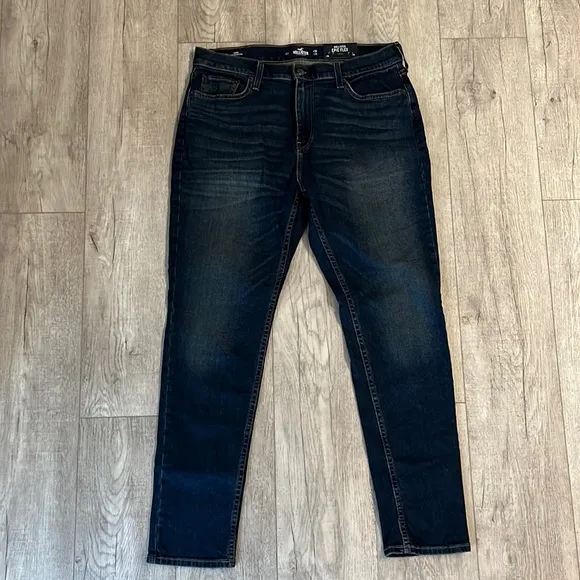 Hollister Epic Flex Taper Jeans Size 34/32 NWT
          
      NWT