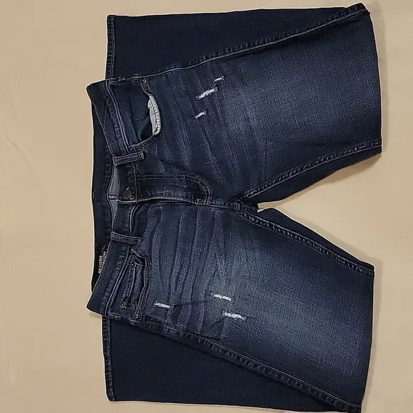 83. Hollister jeans