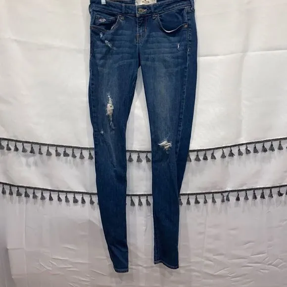 Sale 4/$30 ~ Hollister Men's Black Destroyed Mid Rise Skinny Jeans Size W26