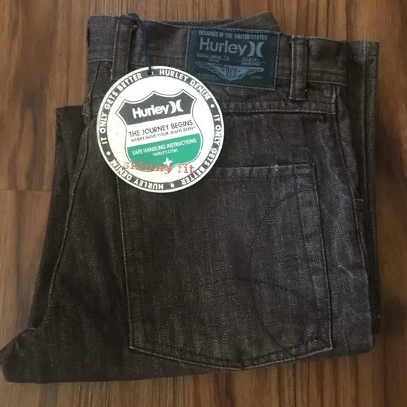 🌵NWT Brown Distressed Hurley jeans
          
      NWT