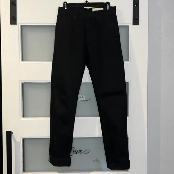 Imogene & Willie Denim barton slim black rigid jp
slim straight leg, NWOT - 28