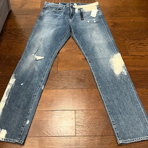 J Brand. Slim fit jeans. NWT.
          
      NWT