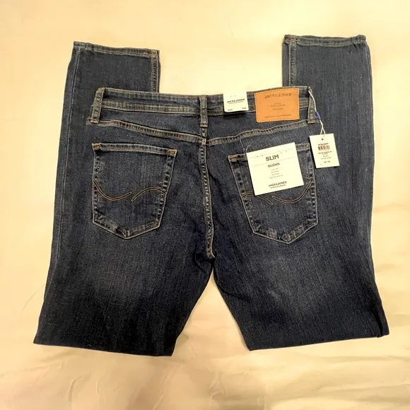 Mens Jeans. 34 x 32
          
      NWT