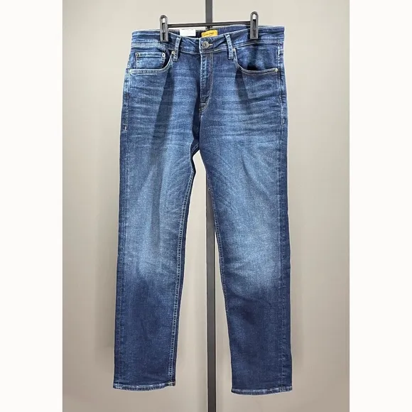 NEW! JACK & JONES CLARK BLUE DENIM JEANS! MENS 33! casual
          
      NWT
