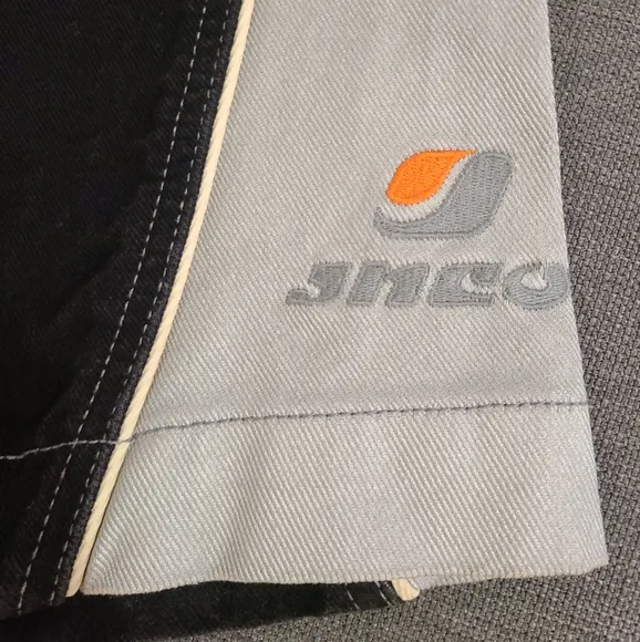 JNCO Jet like new 31W 30L 24" leg opening vintage