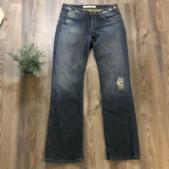 MENS JOE’S JEANS RELAXED FIT JEANS WITH SLIGHT DISTRESSING SIZE 28- RETAIL $188