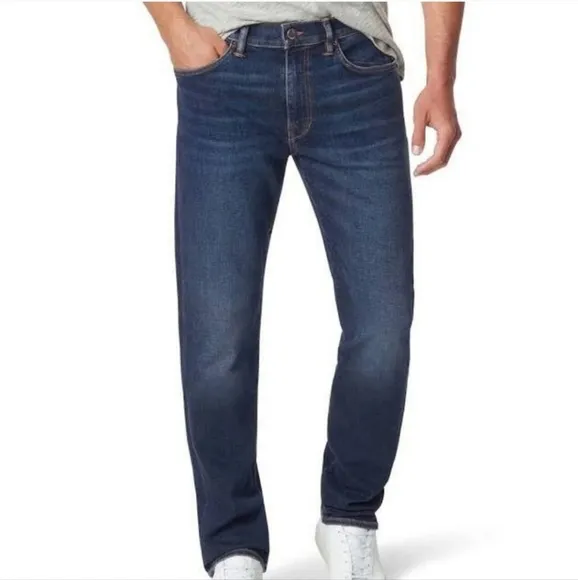 Joe's Jeans The Brixton Straight and Narrow Size 31x32