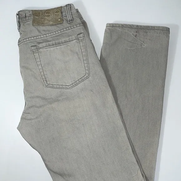 John Varvatos Bowery grey denim button fly jeans.Size 31 waist x 32” inseam. EUC