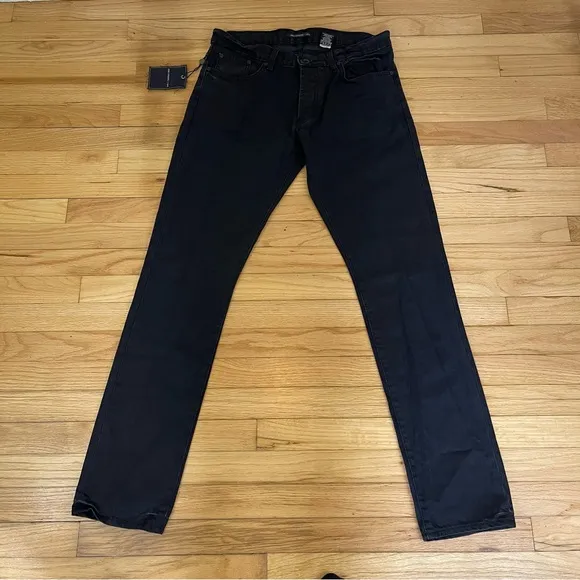 John Varvatos Star USA Wight Low Rise Skinny Black Jeans Size 33R x32
          
      NWT