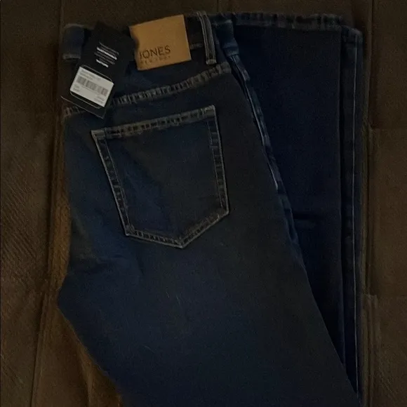 Jones New York Dark Blue Slim Jeans
              
      NWT