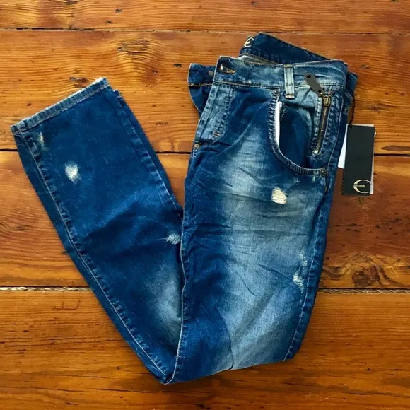 Just Cavalli men’s slim fit jeans.
          
      NWT