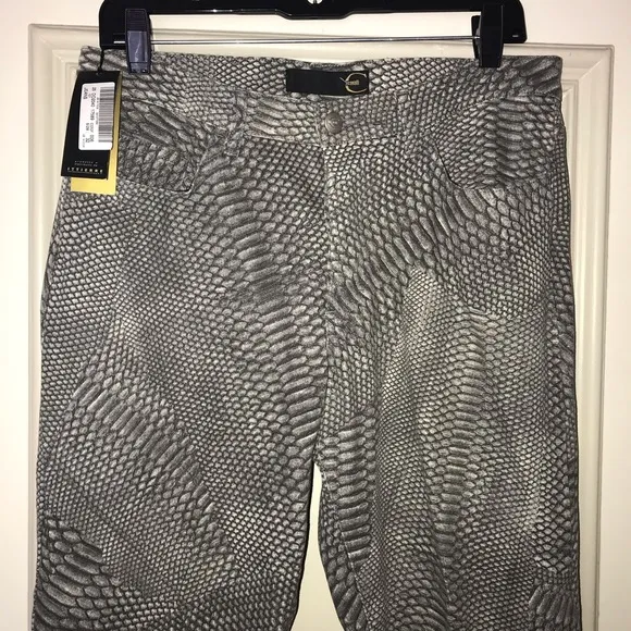 NWT Just Cavalli Men’s Snake Print Size 32
          
      NWT