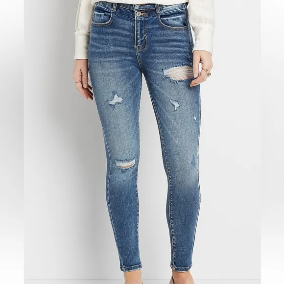 KanCan High Rise Desctructed Stacked Waist Skinny Jean